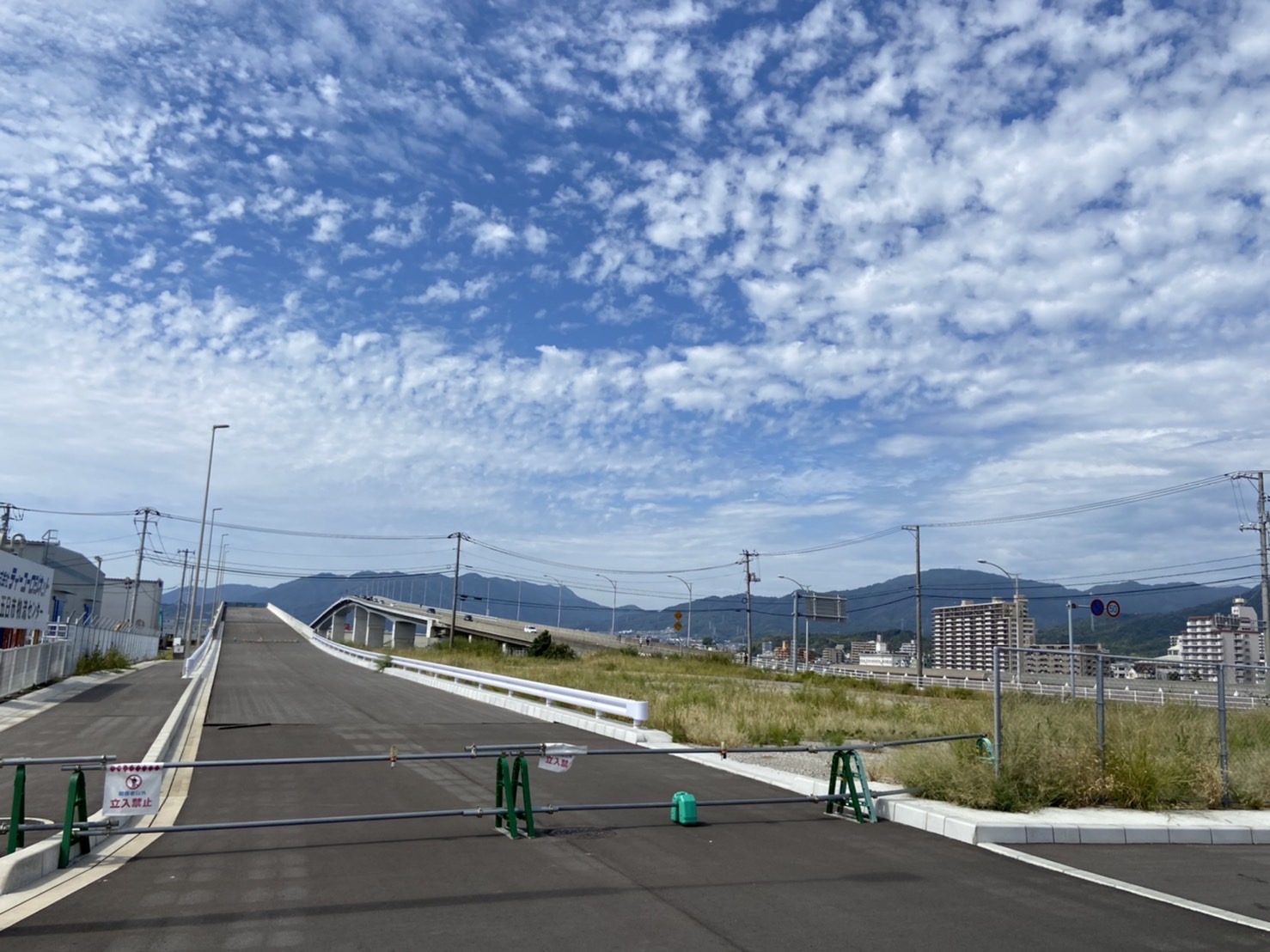 建設中のはつかいち大橋の写真